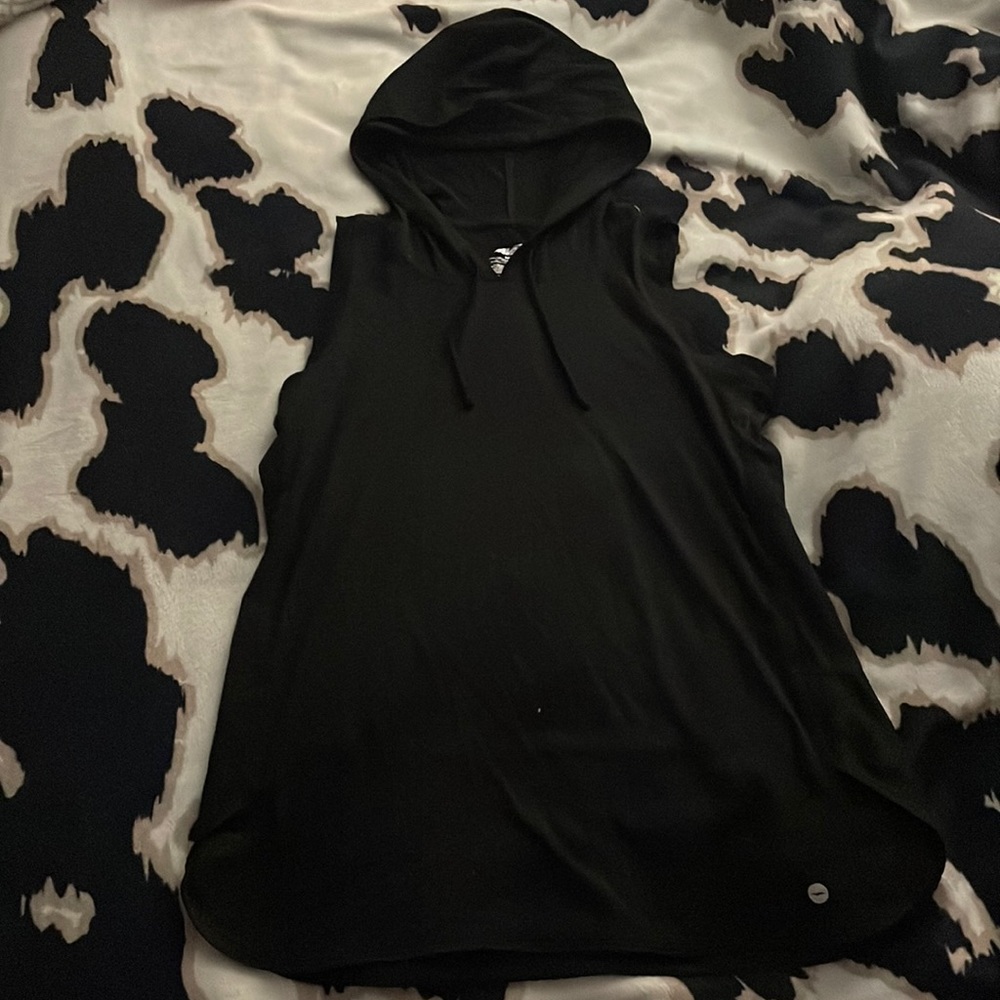 Hooded tank